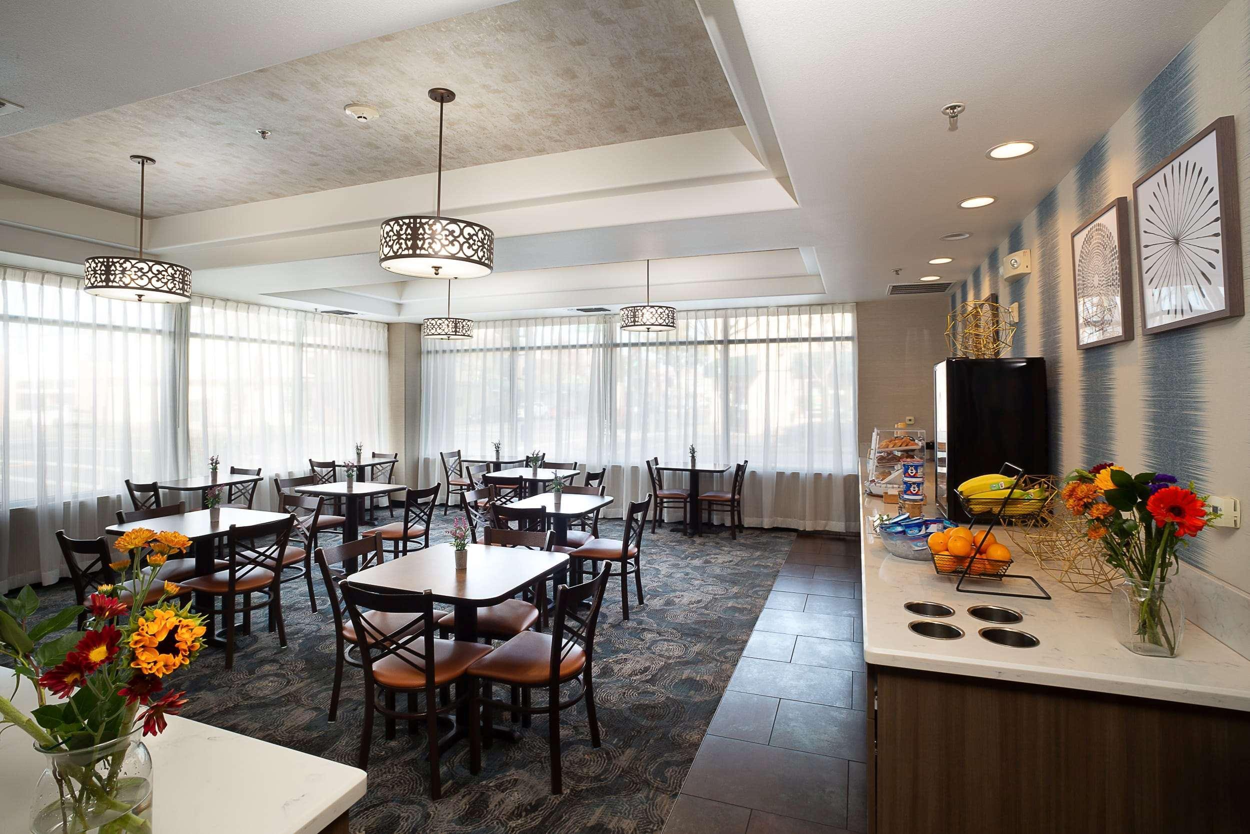 Hawthorn Suites by Wyndham-Oakland/Alameda Bagian luar foto