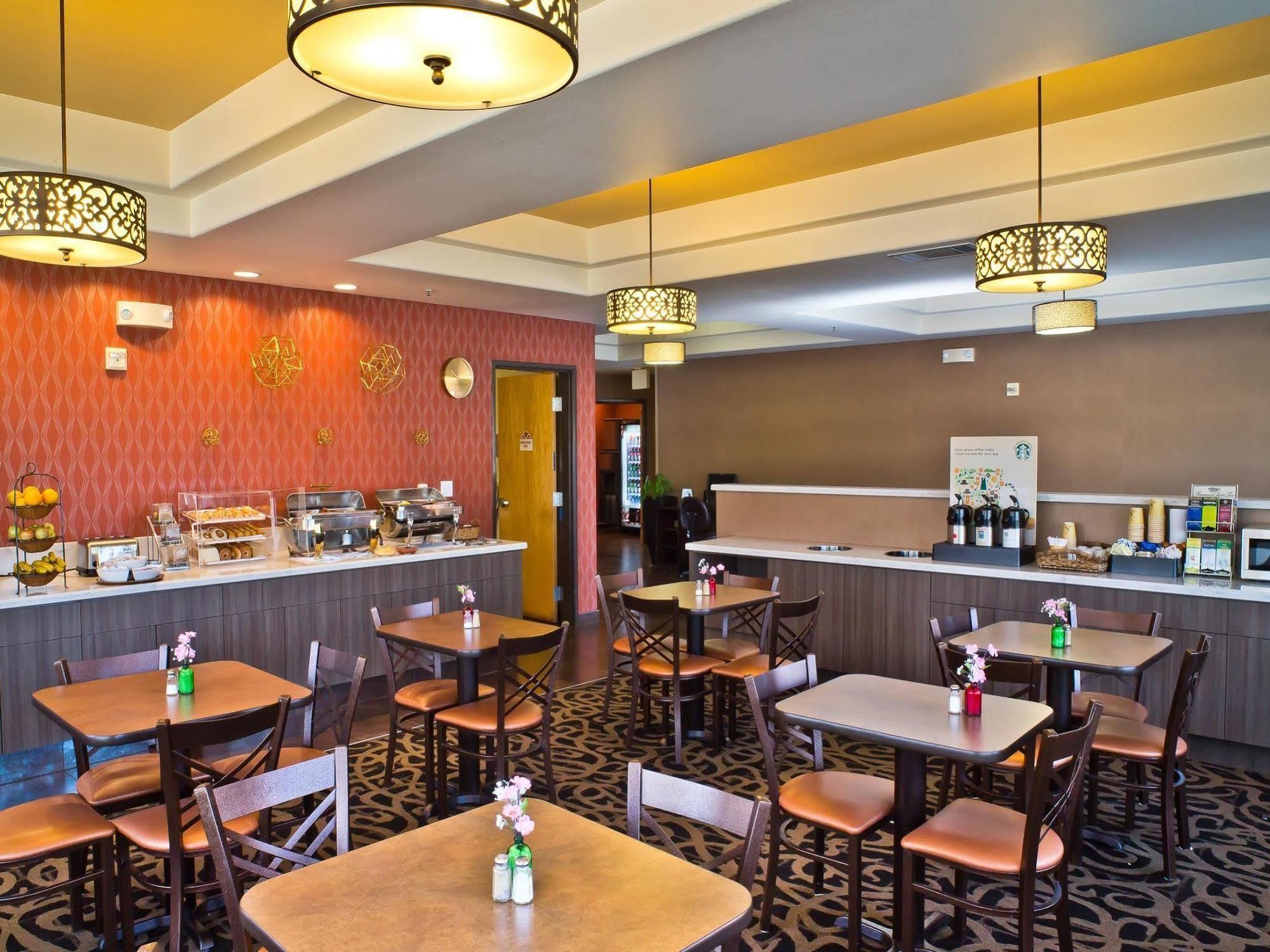 Hawthorn Suites by Wyndham-Oakland/Alameda Bagian luar foto